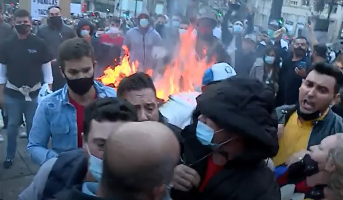 Read more about the article Confusão entre manifestantes da restauração e polícia no Porto