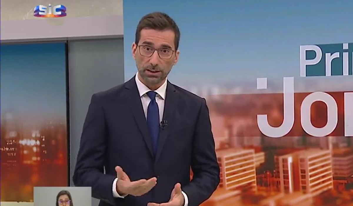 Read more about the article Bento Rodrigues arrasa Ferro Rodrigues após pedir aos adeptos para se deslocarem: “Náusea!”
