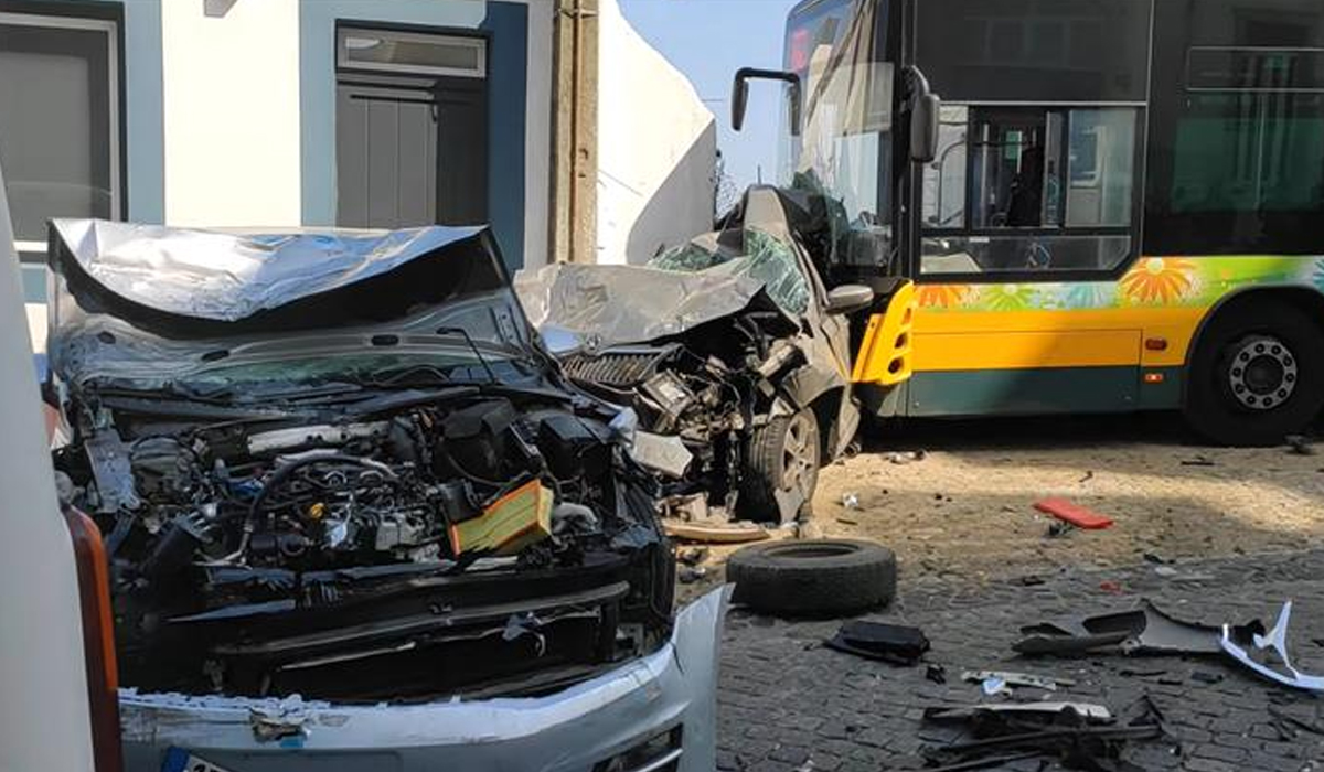 Read more about the article Violenta colisão com autocarro em Marvila. Bebé entre as vítimas