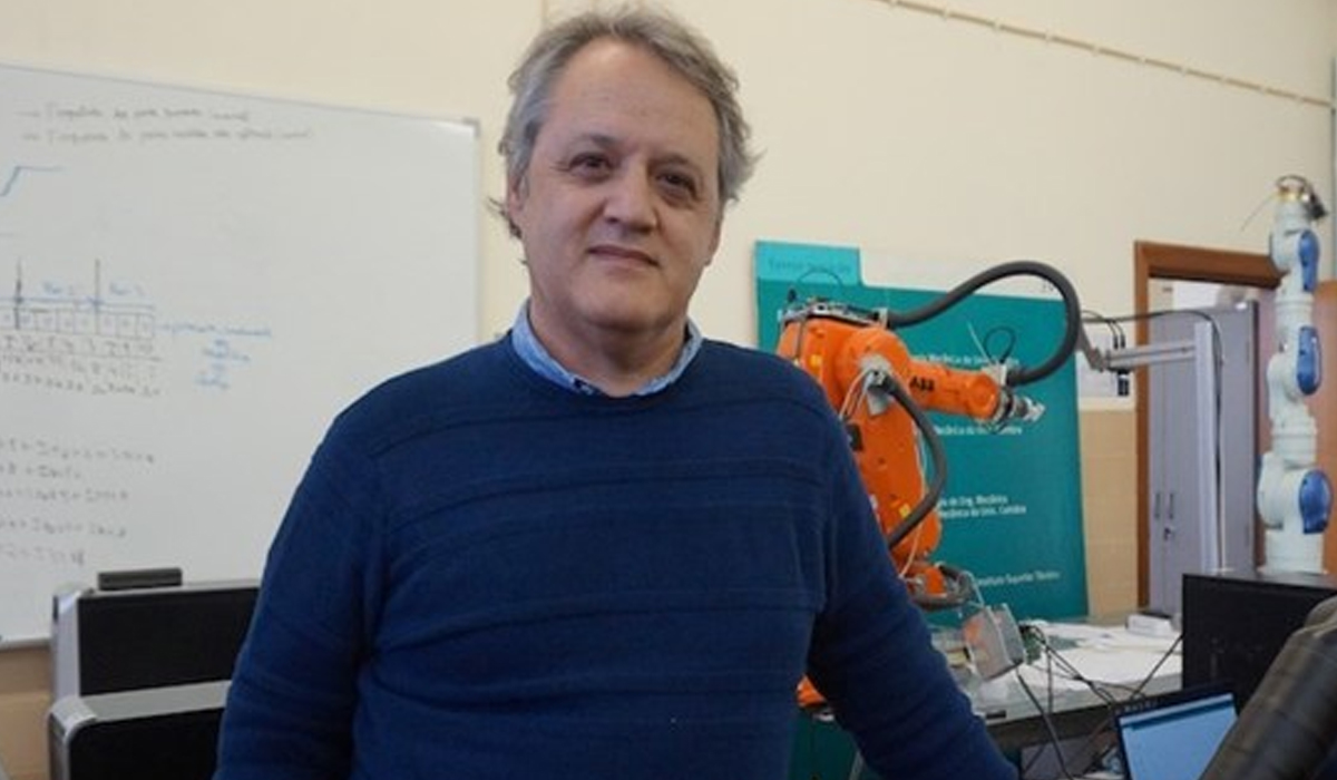 Prestigiado professor da Universidade de Coimbra morre em despiste de mota aos 55 anos