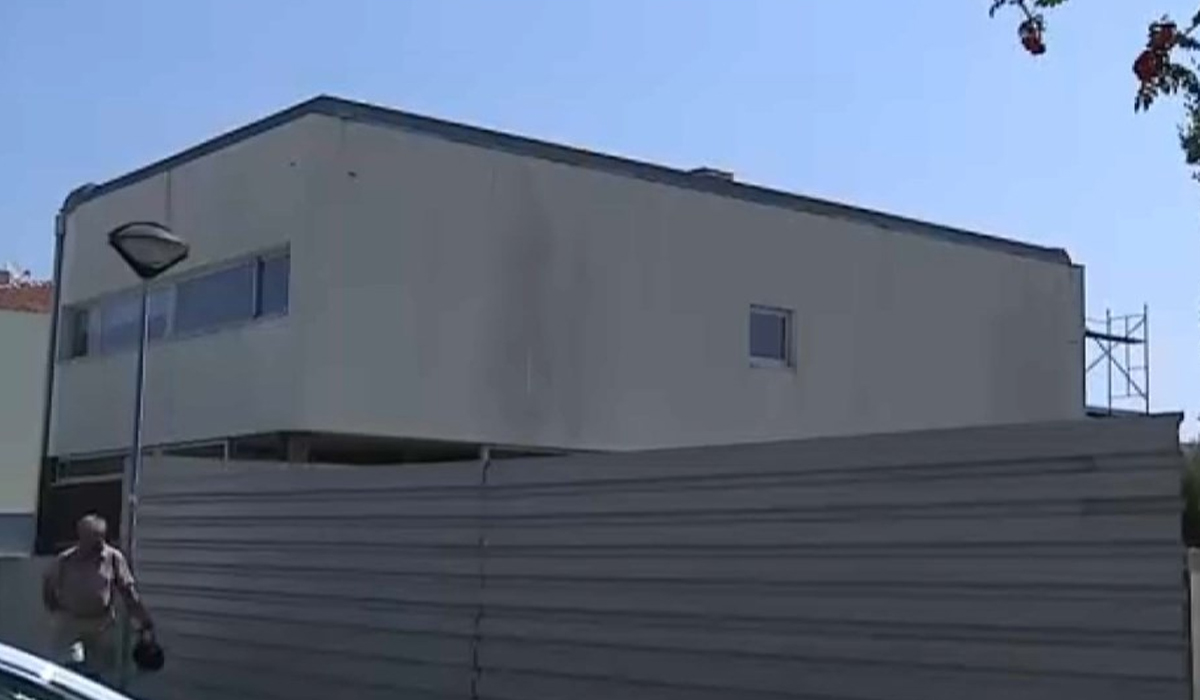 Read more about the article Homem morre após cair de telhado de casa na Maia. Filho assistiu a tudo