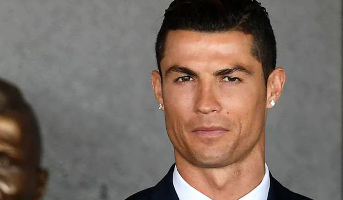 Read more about the article Funcionária rouba fortuna do cartão de crédito de Cristiano Ronaldo