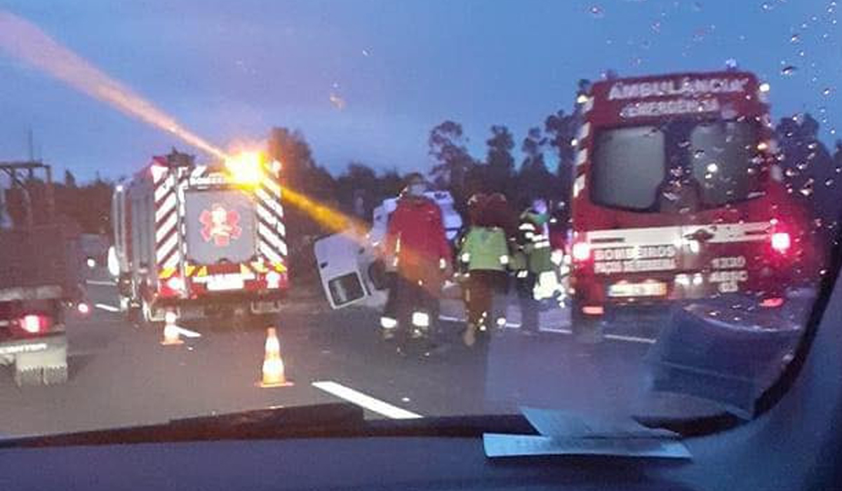 Read more about the article Violento acidente entre duas carrinhas deixa 9 trabalhadores entre destroços na A42