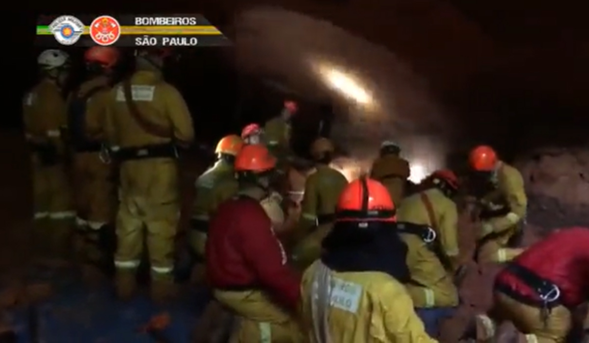 Read more about the article Confirmada a morte de 9 bombeiros em desabamento de gruta