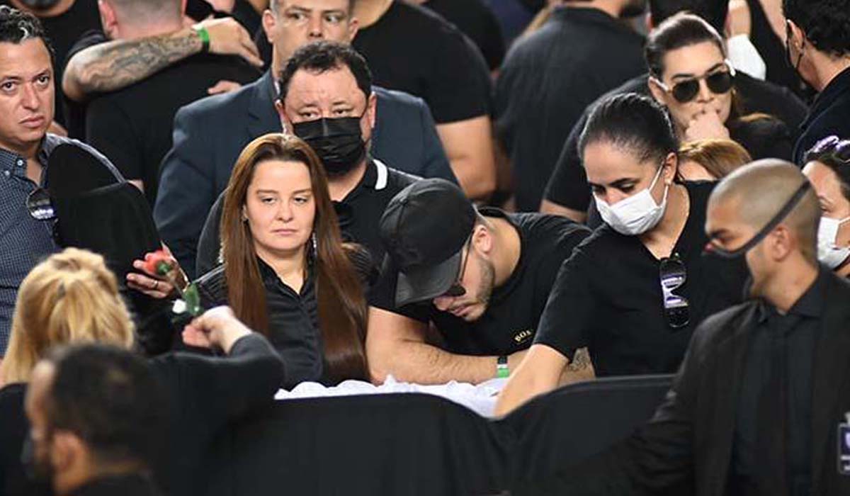 Read more about the article Velório de Marília Mendonça marcado por emoção de milhares de pessoas