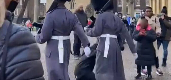 Vídeo mostra guarda real britânico a atirar criança ao chão enquanto marcha