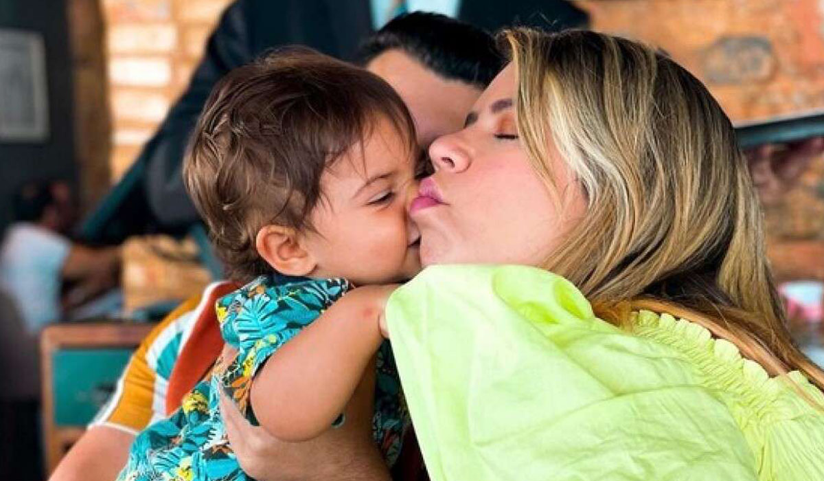 Read more about the article Filho de Marília Mendonça faz hoje dois anos e ainda não sabe que a mãe morreu