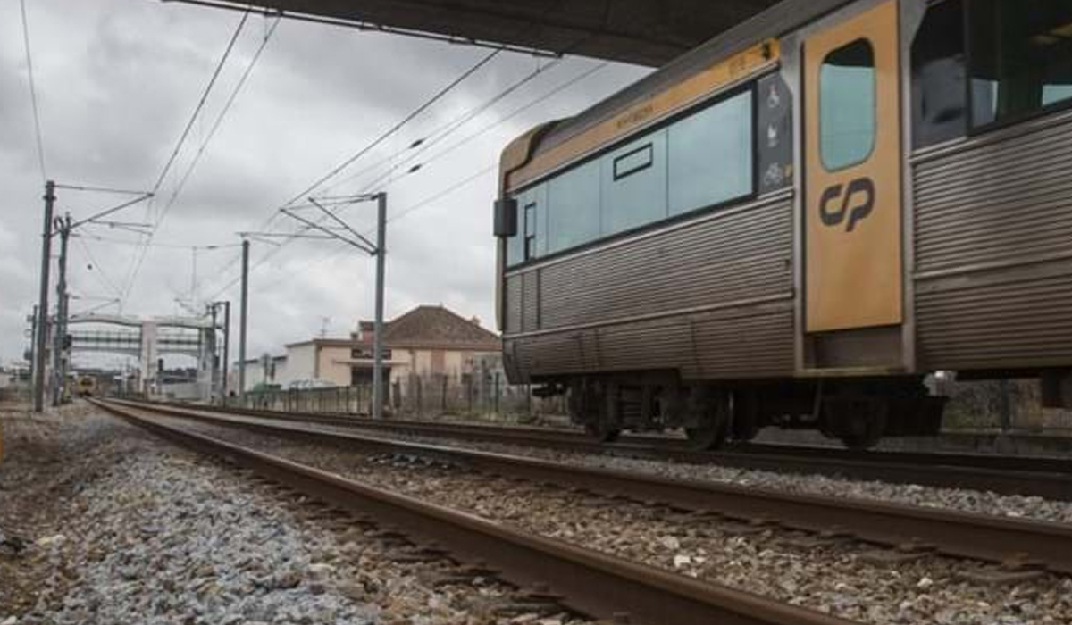 Read more about the article Jovem de 21 anos morre colhido por comboio em Valongo. Estava a usar auscultadores e não ouviu o comboio