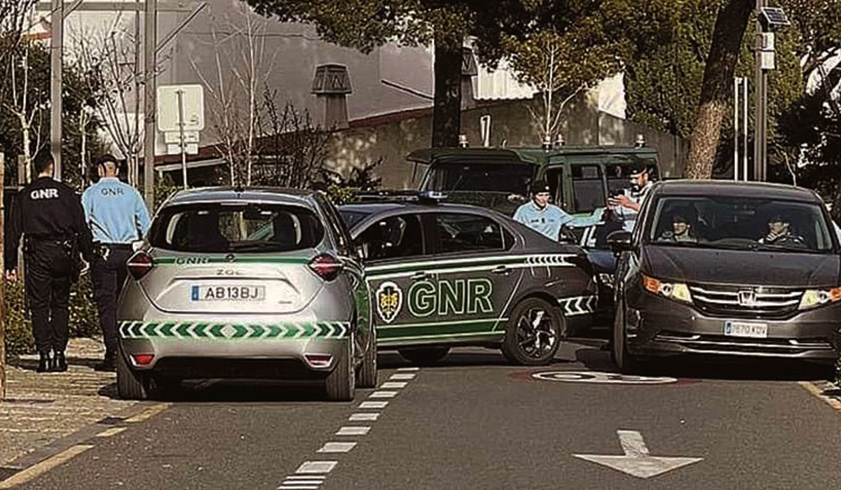 Read more about the article GNR dispara vários tiros a traficante que abalroou carro de patrulha e se colocou em fuga