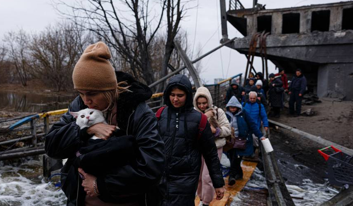 Read more about the article Habitantes de Mariupol forçados a comer cães e pombos que encontram na rua por falta de comida