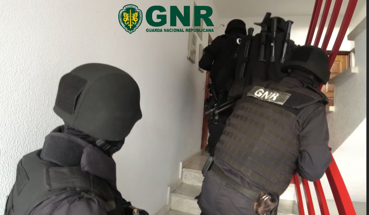 Read more about the article Dois rapazes de 13 e 14 anos quase morrem devido a droga vendida por colegas em escola de Macedo de Cavaleiros