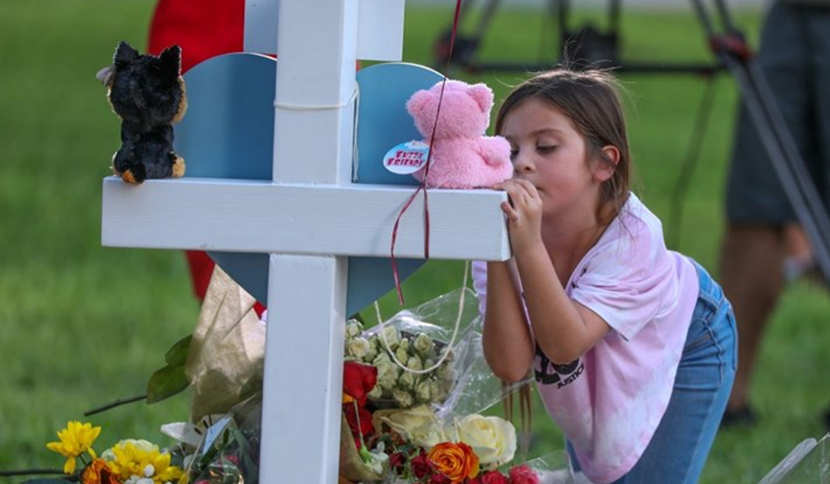 Read more about the article Mãe conseguiu ir buscar filha para almoçar minutos antes do massacre na escola do Texas. Melhor amiga não teve a mesma sorte