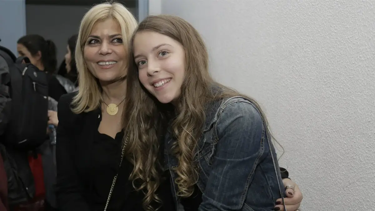 "A minha filha era uma menina incrível": Fernanda Antunes, emocionada, recorda Sara Carreira