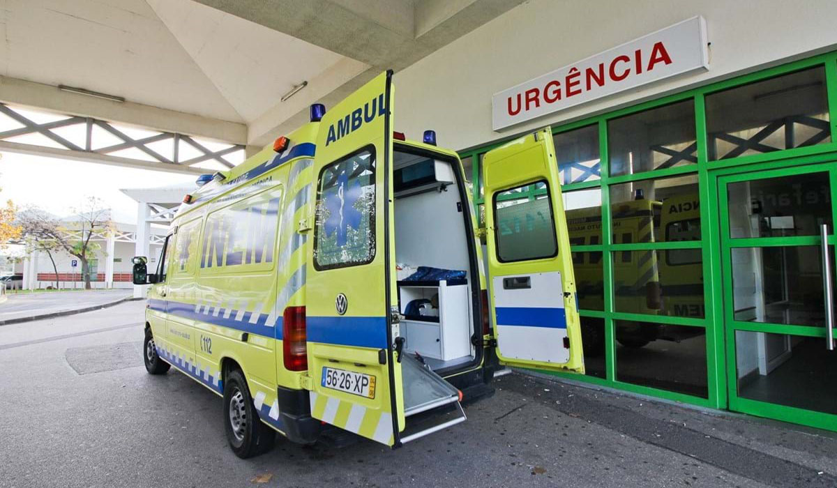 Read more about the article Bebé nasce à porta do Hospital de Faro dentro do carro dos pais por falta de ambulâncias