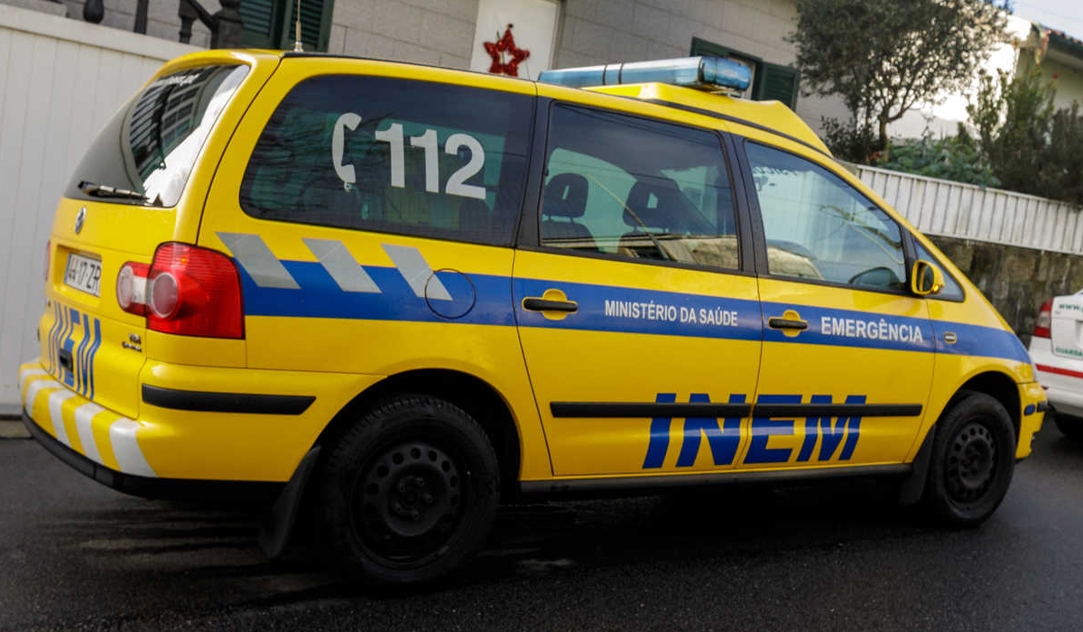 Menino de sete anos dá tiro ao irmão bebé com arma do pai, em Setúbal