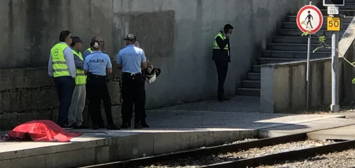 Rapariga de 23 anos morre atropelada pelo metro em Custóias