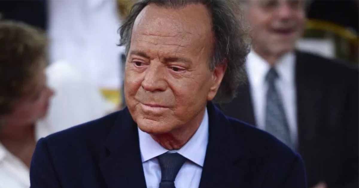 Julio Iglesias Debilitado Confinado A Cadeira De Rodas E Com Graves Problemas De Mem Ria