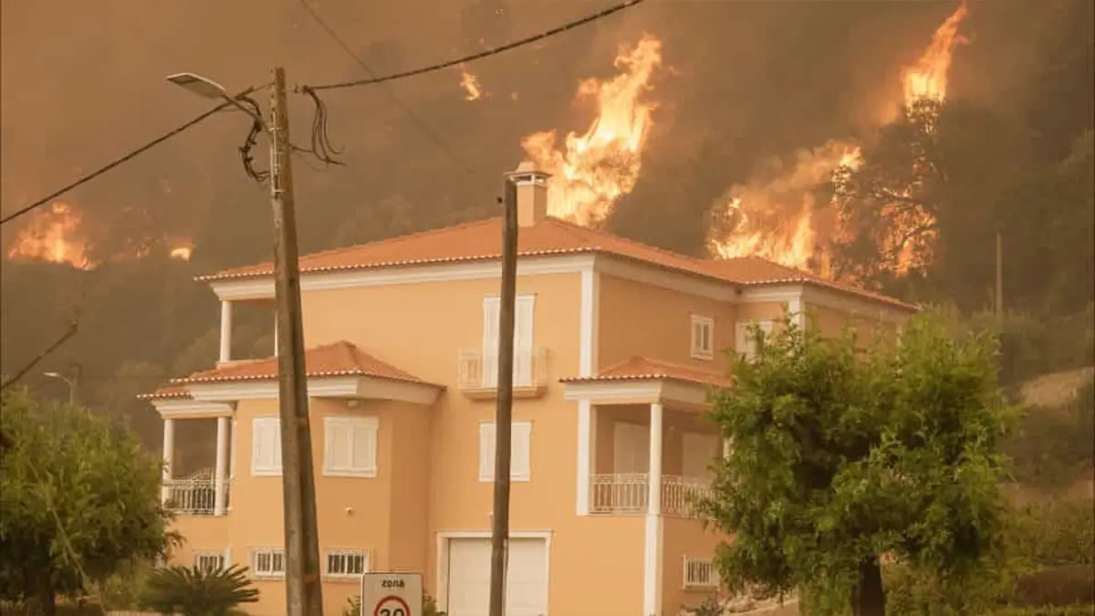 Idoso em estado grave após cair nas chamas ao ajudar bombeiros em Palmela