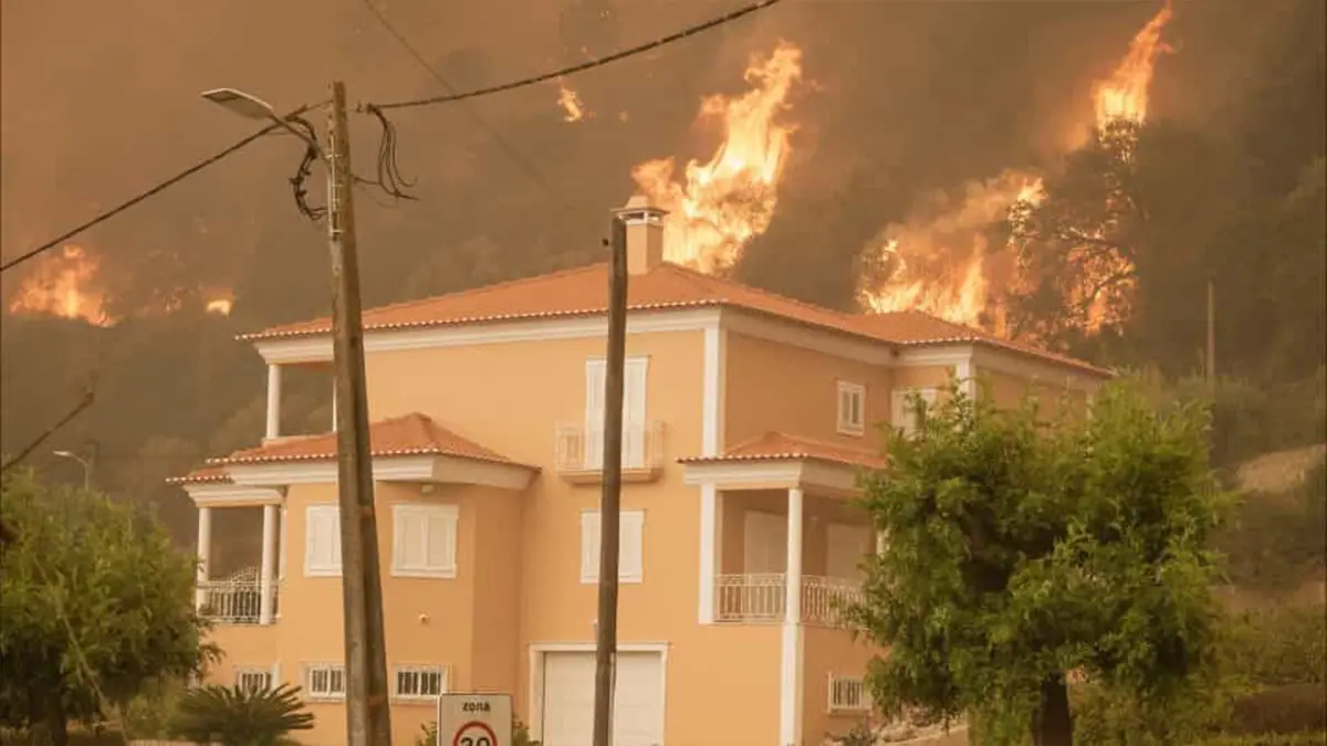 Read more about the article Idoso em estado grave após cair nas chamas ao ajudar bombeiros em Palmela