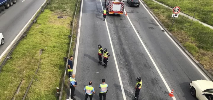 Mulher perde a vida em brutal atropelamento seguido de colisão entre dois camiões e uma carrinha, no Porto