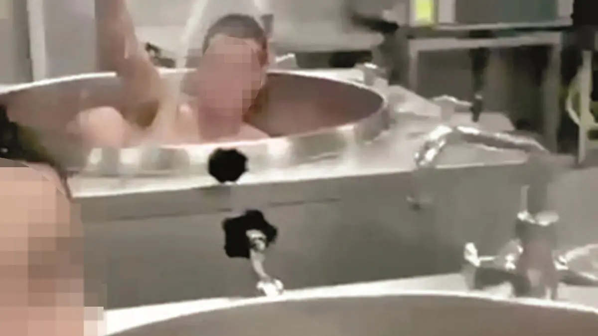 Militares dos Comandos filmados a tomar banho em caldeirões usados para cozinhar no quartel