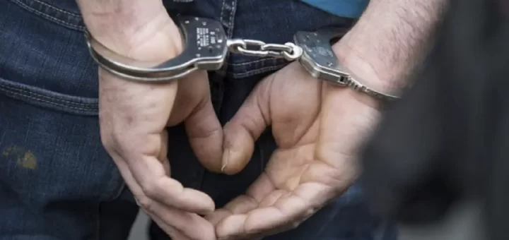 Homem detido por violar amigo após consumir drogas e álcool
