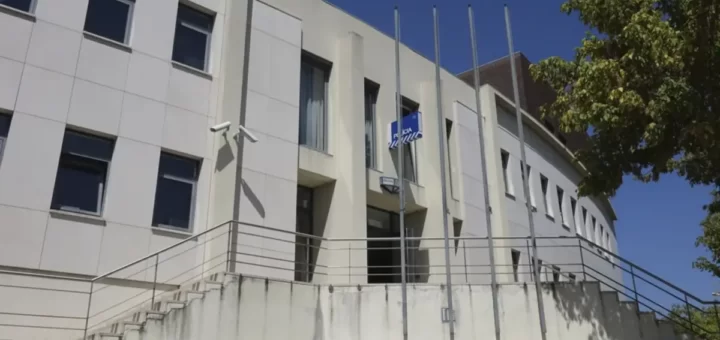 Mulher ataca agente da PSP na esquadra de Coimbra