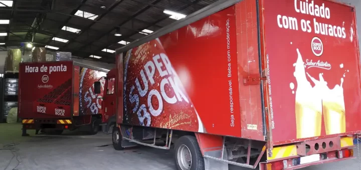 Mulher atropelada por camião de cerveja na fábrica da Super Bock em Matosinhos