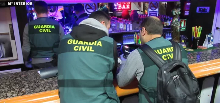 Português contruiu túnel de 60 metros desde casa até bar de alterne